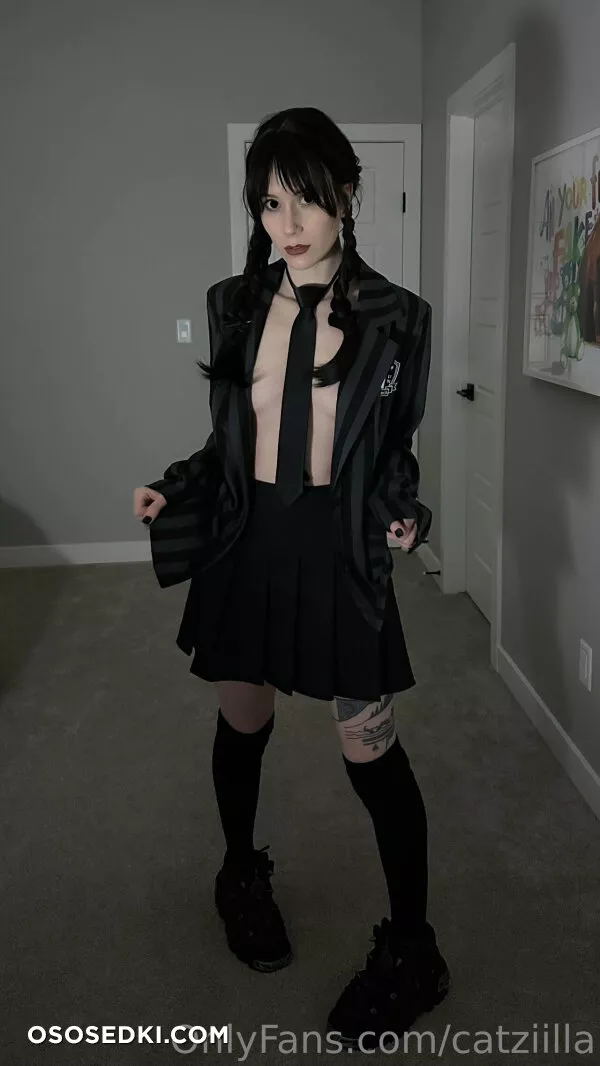 Catziilla - Wednesday Addams - Photo 1