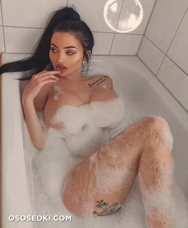 Celine Centino - Photo 9