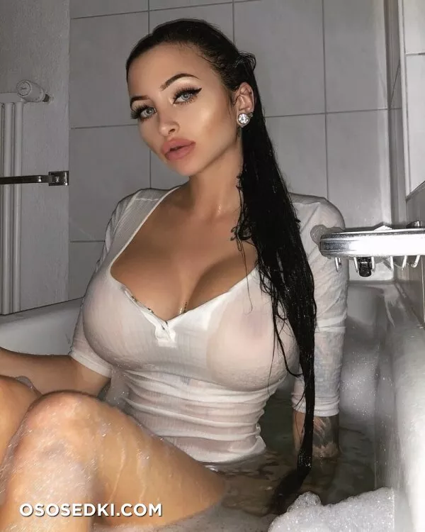 Celine Centino - Photo 5