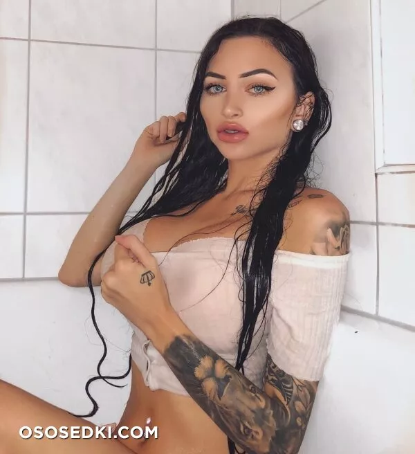 Celine Centino - Photo 8