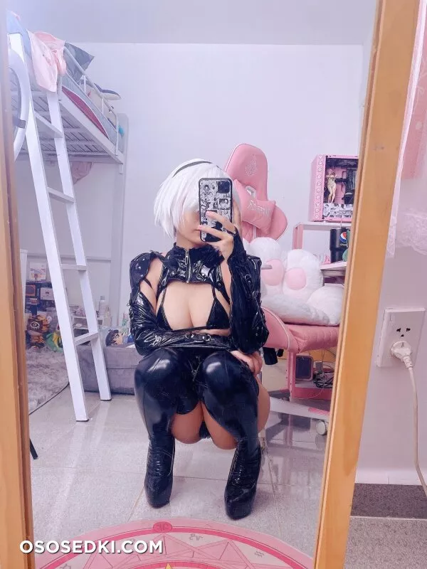 Umeko J - 2B Latex - Photo 18