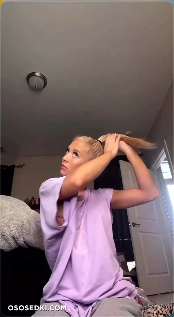 Lizzy Wurst Nipple Slip Tiktok - Photo 1