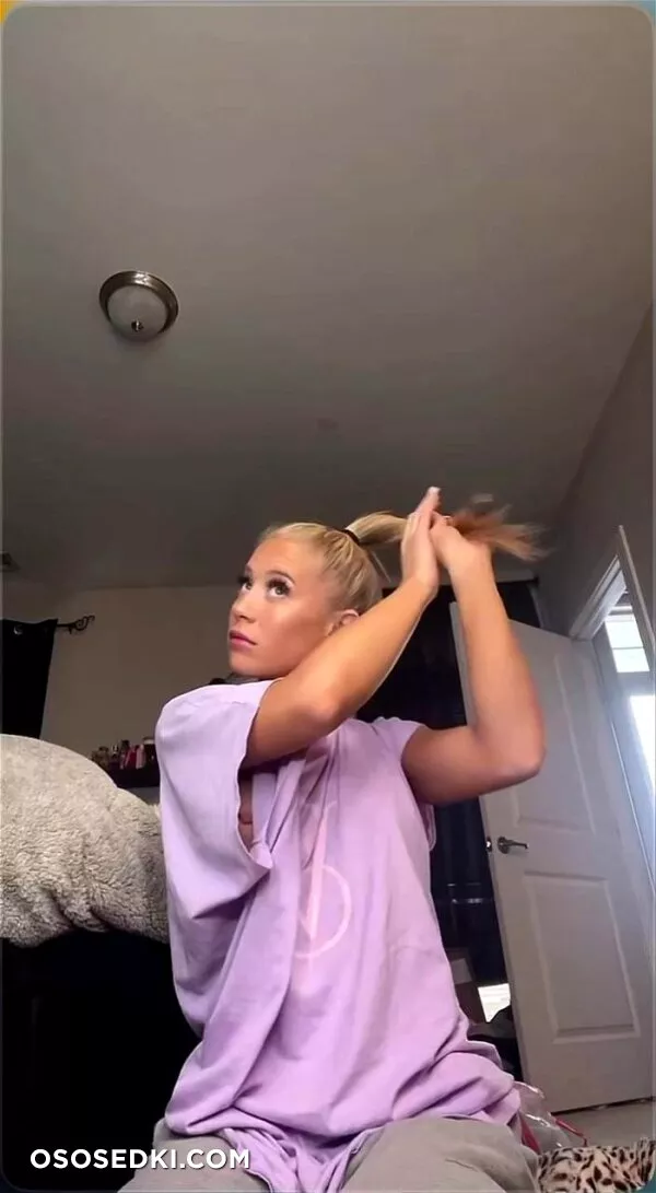 Lizzy Wurst Nipple Slip Tiktok - Photo 3