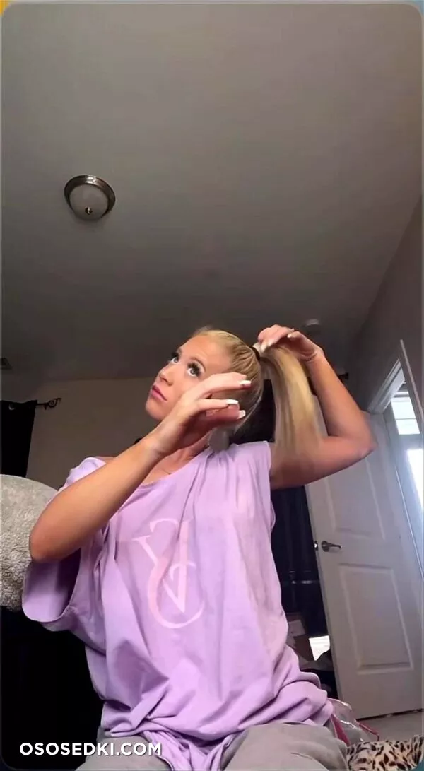 Lizzy Wurst Nipple Slip Tiktok - Photo 4