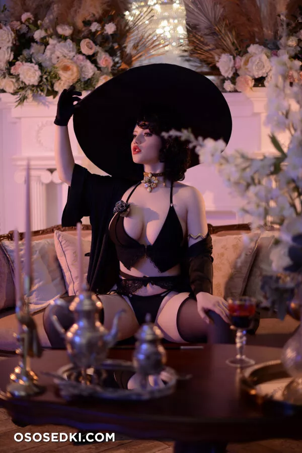 Lada Lyumos - Alcina Dimitrescu - Photo 4