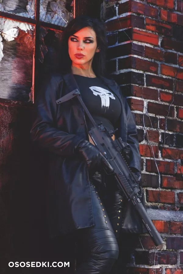 Alex Zedra - Punisher - Photo 1