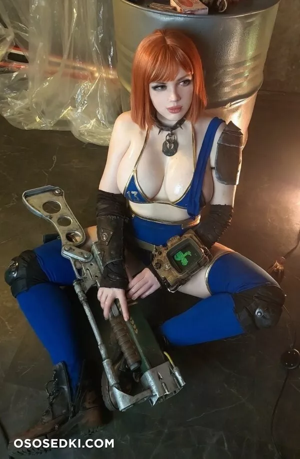 Alice Cosplay - Vault Girl (Fallout) - Photo 8