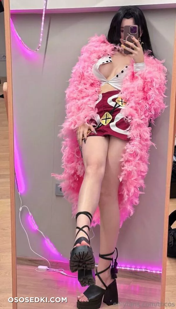 Tanya Bayer - Boa Hancock - One Piece - Photo 5