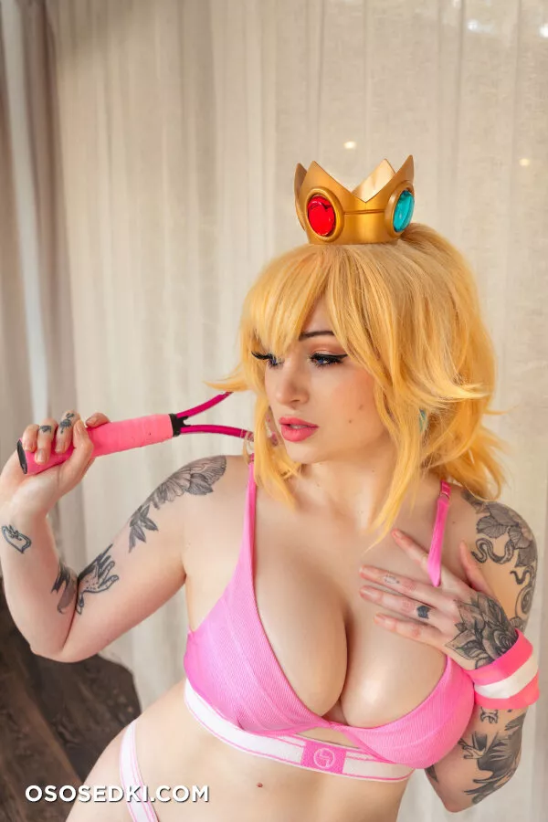 Kayla Erin - Princess Peach - Super Mario Brothers | Super Mario Bros. - Photo 2