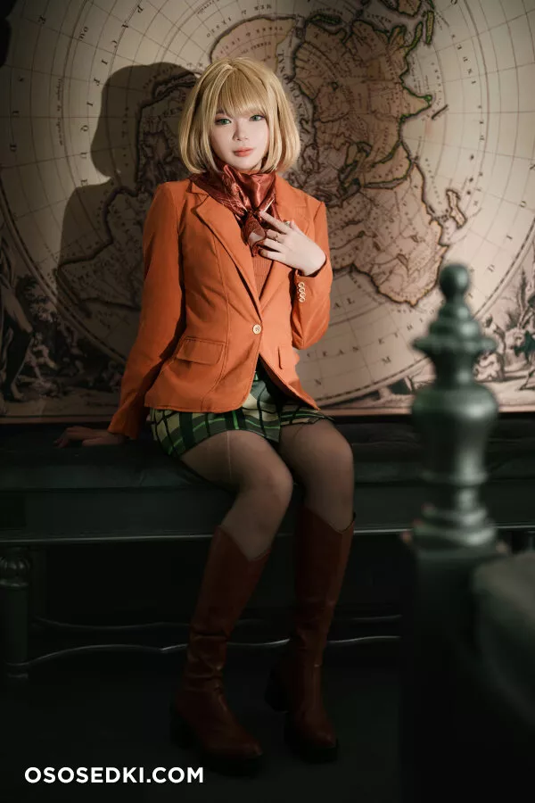 Cosplay ZinieQ Ashley Resident Evil 4 - Photo 1