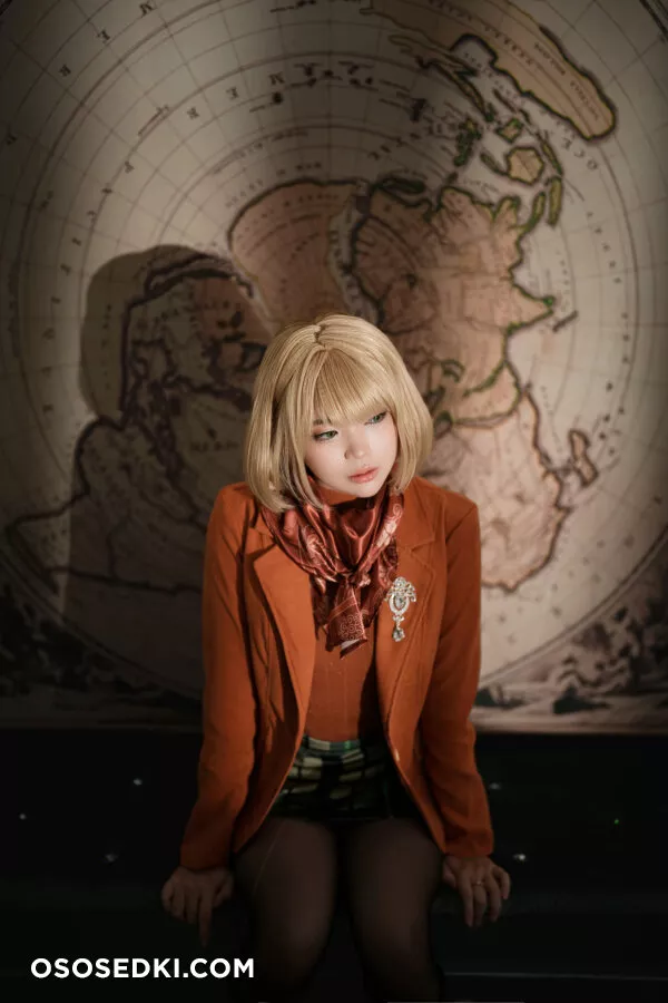 Cosplay ZinieQ Ashley Resident Evil 4 - Photo 12