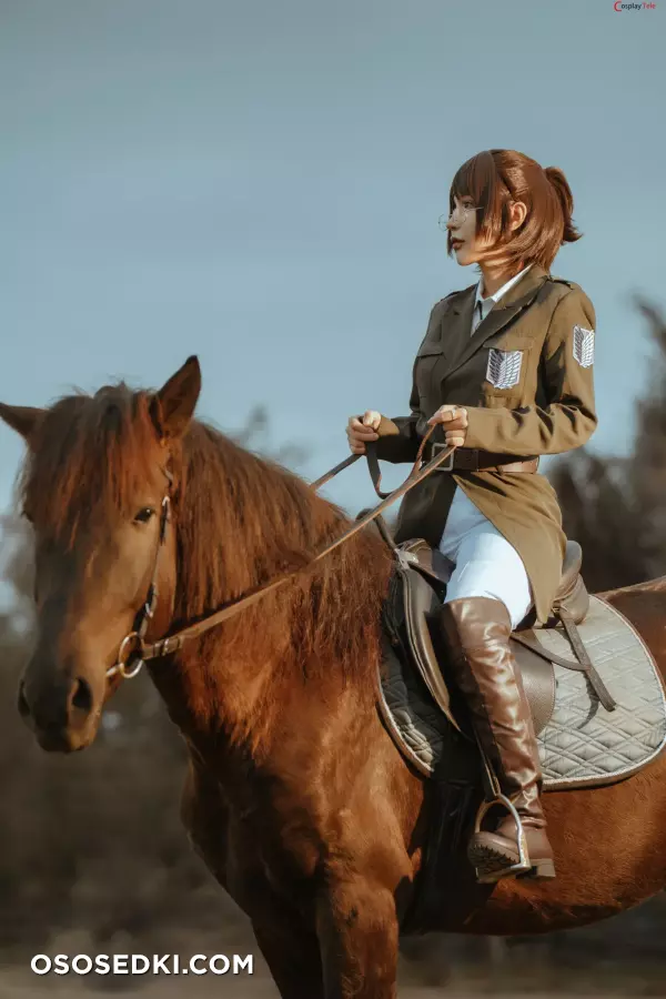 Umeko J cosplay Hange Zoe - Attack on Titan - Photo 34