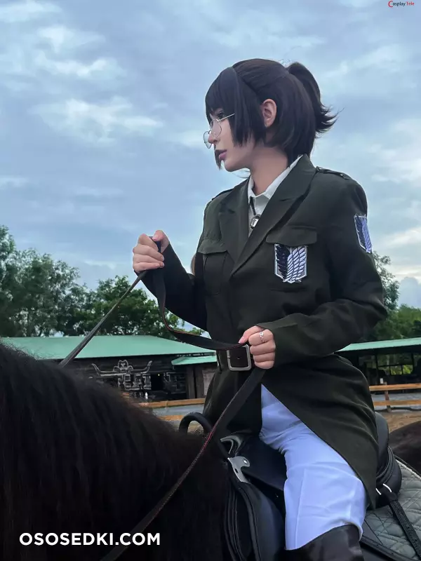 Umeko J cosplay Hange Zoe - Attack on Titan - Photo 58
