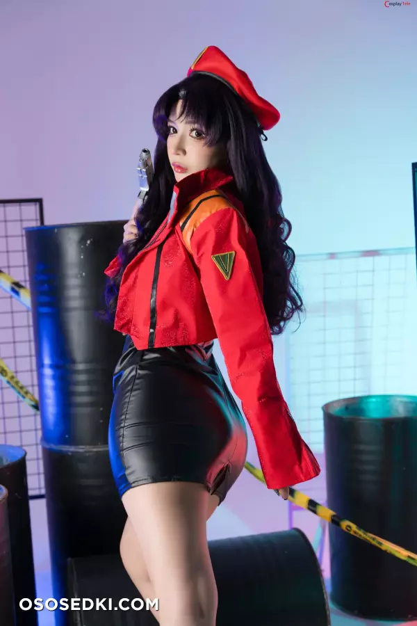 Umeko J cosplay Misato Katsuragi - Evangelion - Photo 12