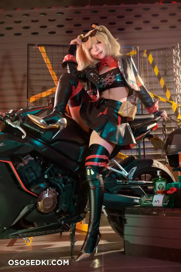 Umeko J cosplay Burnice White - Zenless Zone Zero - Photo 1
