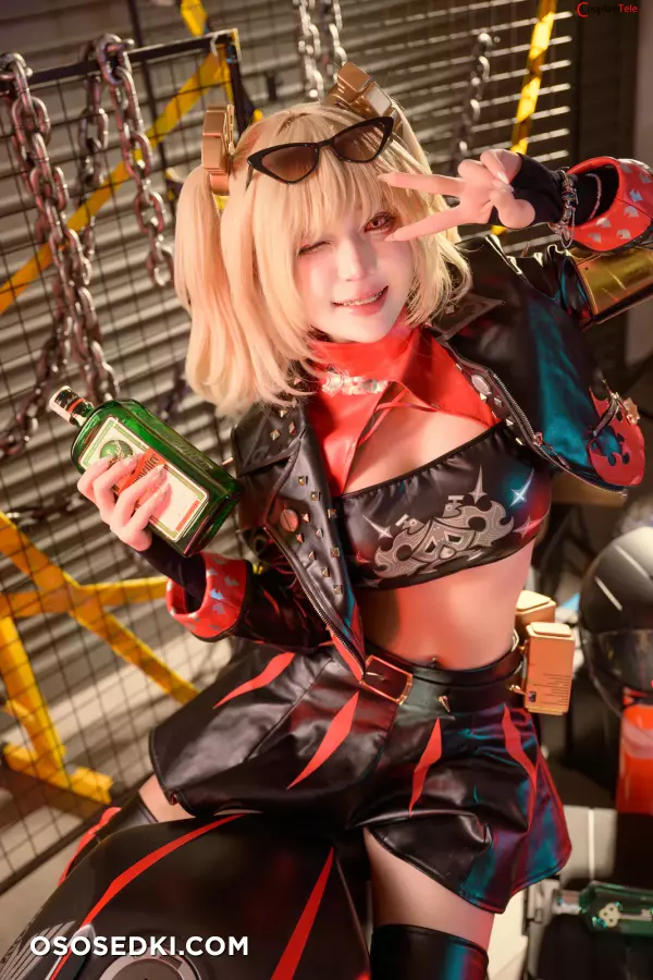 Umeko J cosplay Burnice White - Zenless Zone Zero - Photo 6