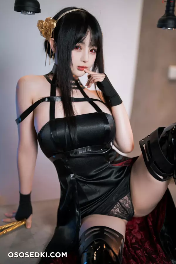 Sakurai Ningning-(桜井宁宁) cosplay Yor Forger - Spy x Family - Photo 3