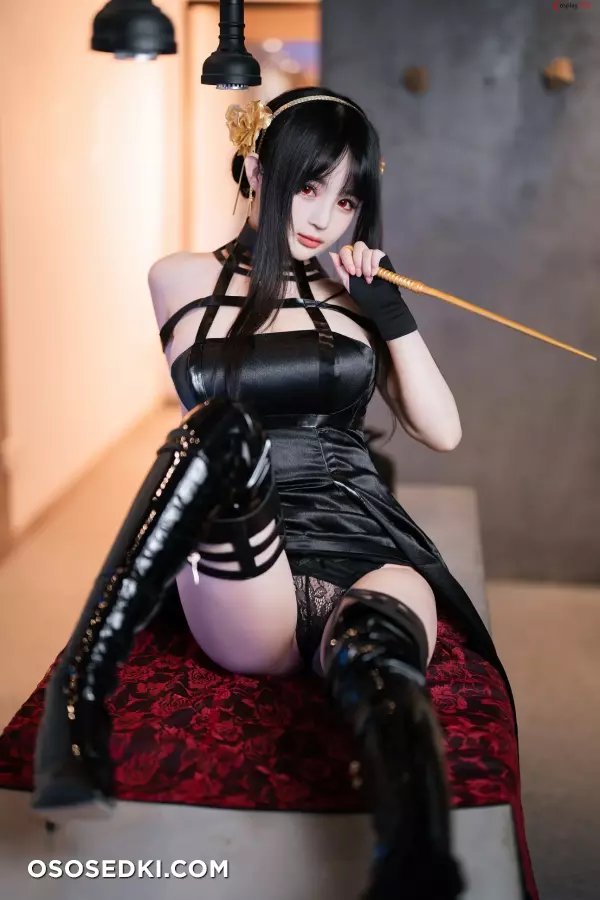 Sakurai Ningning-(桜井宁宁) cosplay Yor Forger - Spy x Family - Photo 4