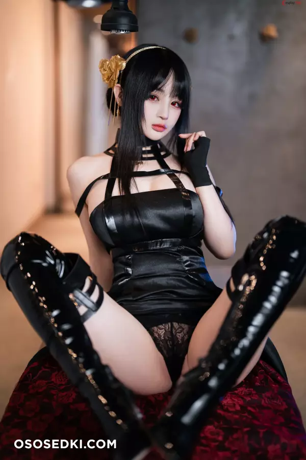 Sakurai Ningning-(桜井宁宁) cosplay Yor Forger - Spy x Family - Photo 5