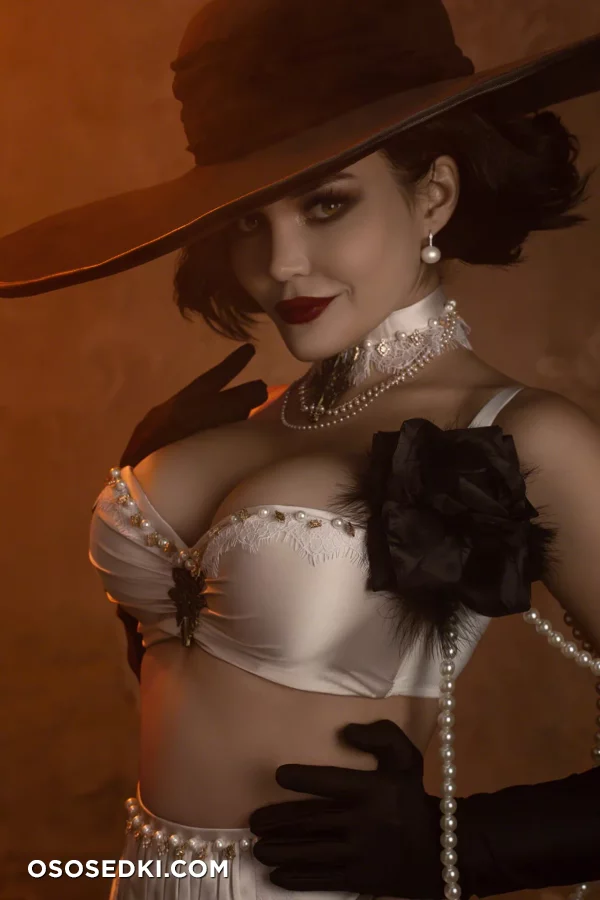 Kalinka Fox | Christina Fink - Alcina Dimitrescu - Resident Evil | Biohazard - Photo 2