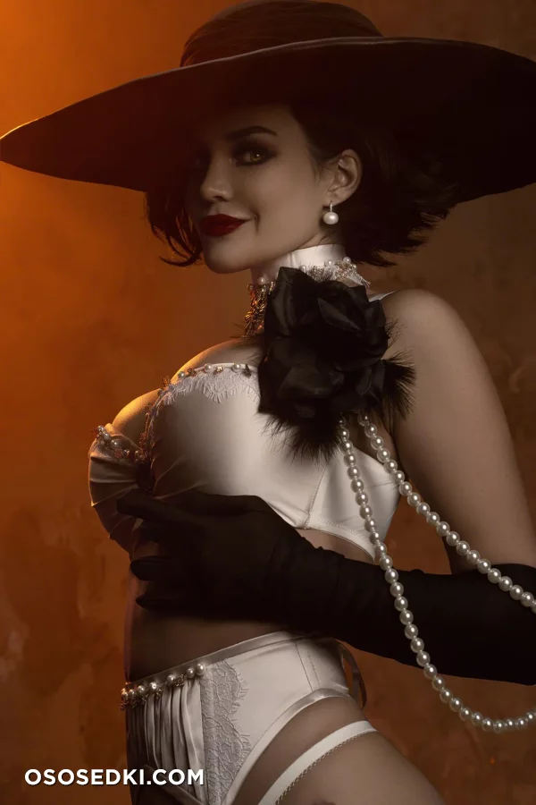 Kalinka Fox | Christina Fink - Alcina Dimitrescu - Resident Evil | Biohazard - Photo 3