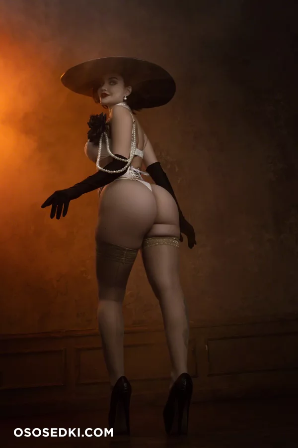 Kalinka Fox | Christina Fink - Alcina Dimitrescu - Resident Evil | Biohazard - Photo 4
