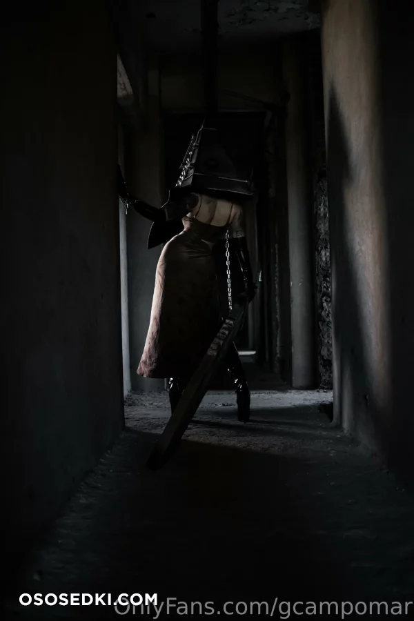 Giovanna Campomar - Pyramid Head - Silent Hill - Photo 27