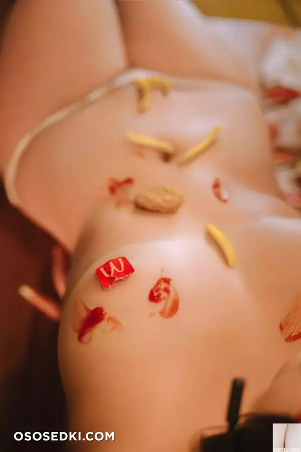 [网路收集] 福利少女 日奈娇《 麦乐送 2 》 - Photo 42