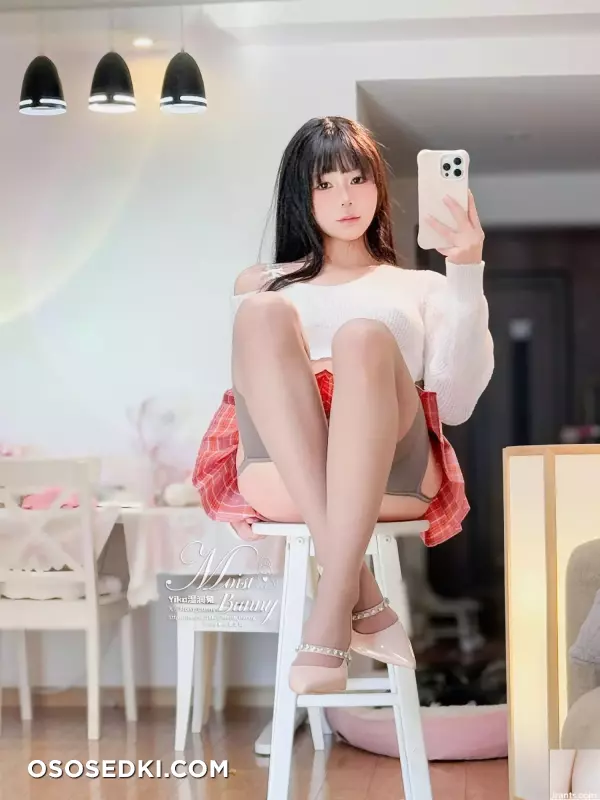 Welfare Girl Bite a Rabbit Girl  - Photo 35