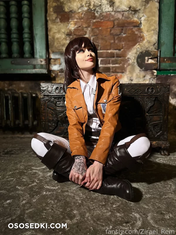 Zirael Rem - Sasha Blouse - Shingeki No Kyojin  Attack On Titan - Photo 4