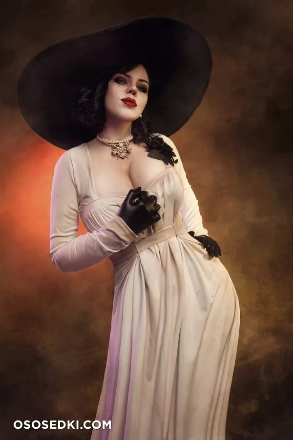 Alice Cosplay - Lady Dimitrescu - Photo 6