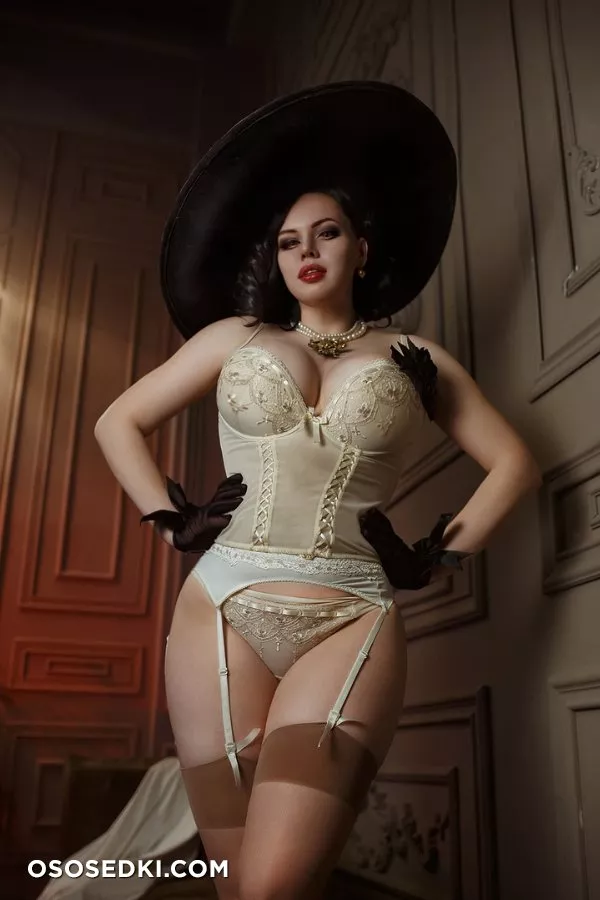 Alice Cosplay - Lady Dimitrescu - Photo 10
