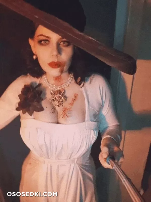 Alice Cosplay - Lady Dimitrescu - Photo 15