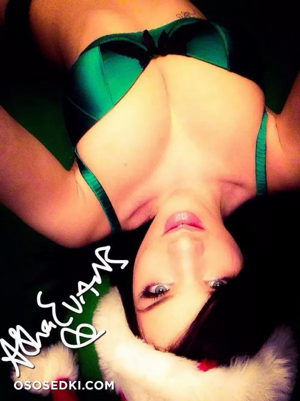 Asha Evans - Photo 900