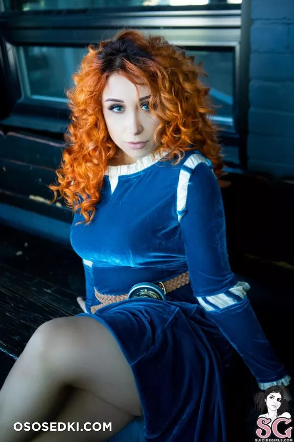 Damsel undressed (Maria Laurie Jupiter) - Photo 1