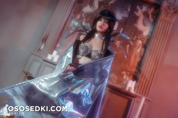 Elvira - Elvira, Mistress Of The Dark - Photo 1