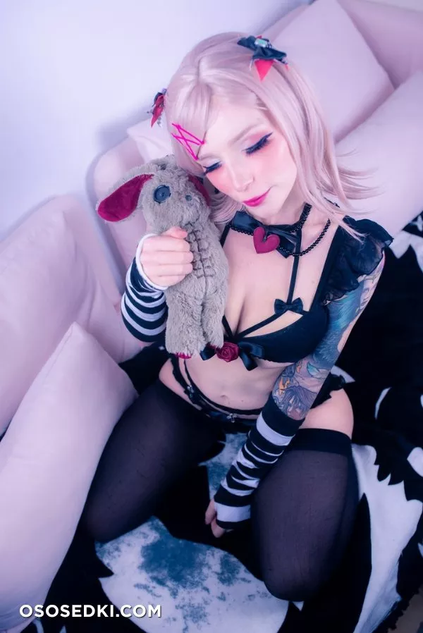 Emo Girl - Photo 1