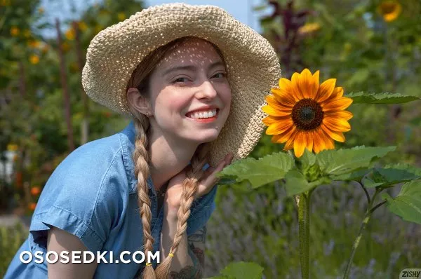 Caring Erin Wife Is Beautiful - Photo 4