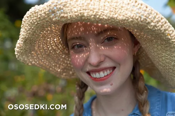 Caring Erin Wife Is Beautiful - Photo 5