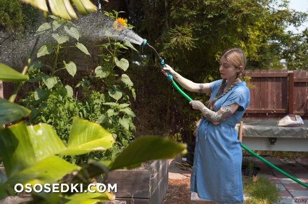 Caring Erin Wife Is Beautiful - Photo 8