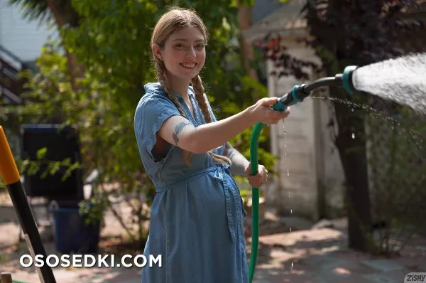 Caring Erin Wife Is Beautiful - Photo 9