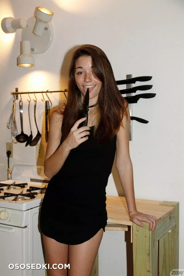 Hannah Tarley For Home Hero - Photo 22