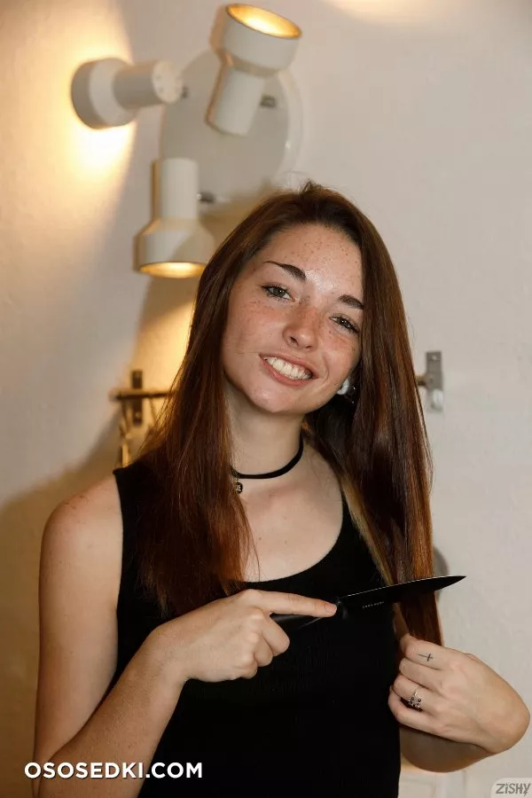 Hannah Tarley For Home Hero - Photo 27