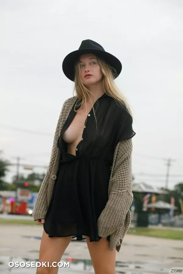Moon Torrance Likes Black - Photo 28