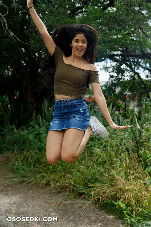 Katie Arias From Vanezeula - Photo 3