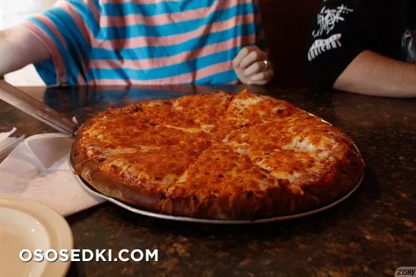 Vonnie Bean No Pants Pizza - Photo 15