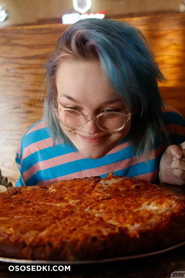 Vonnie Bean No Pants Pizza - Photo 16