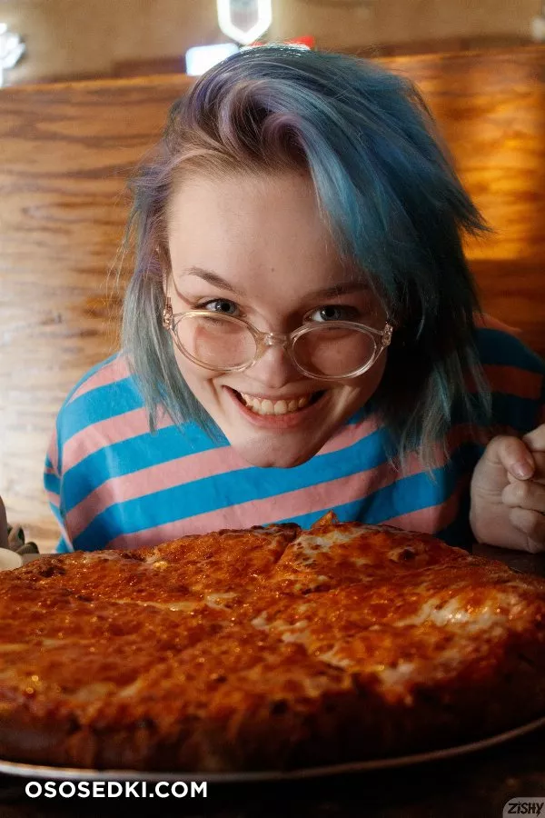Vonnie Bean No Pants Pizza - Photo 17