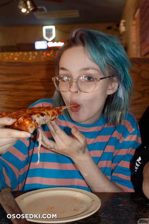 Vonnie Bean No Pants Pizza - Photo 23