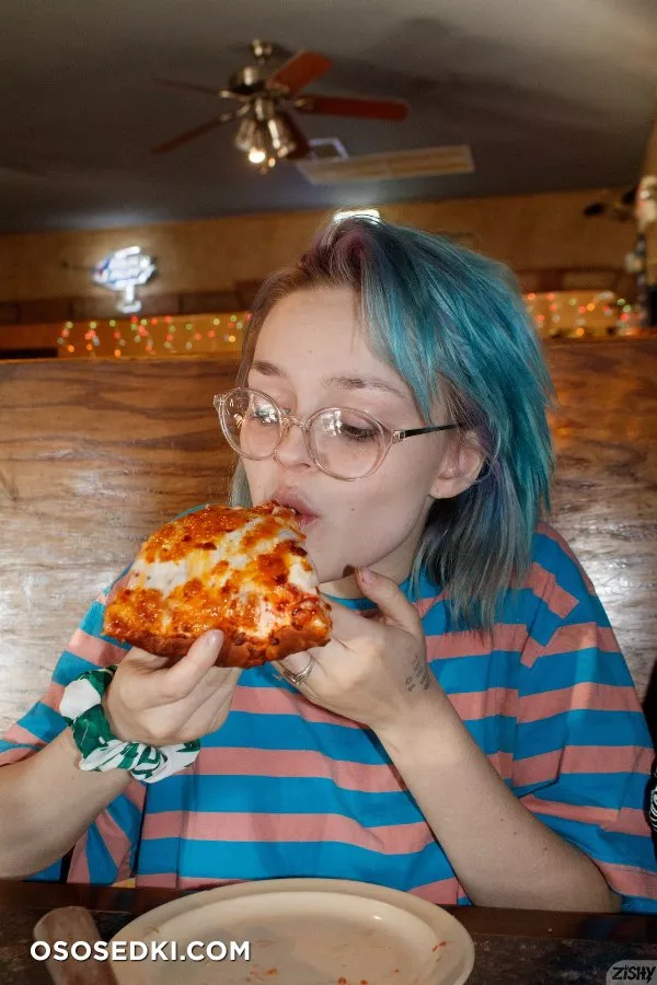 Vonnie Bean No Pants Pizza - Photo 24